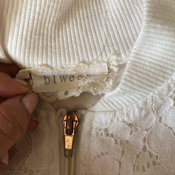 Sweaters - Picture 8 of 8